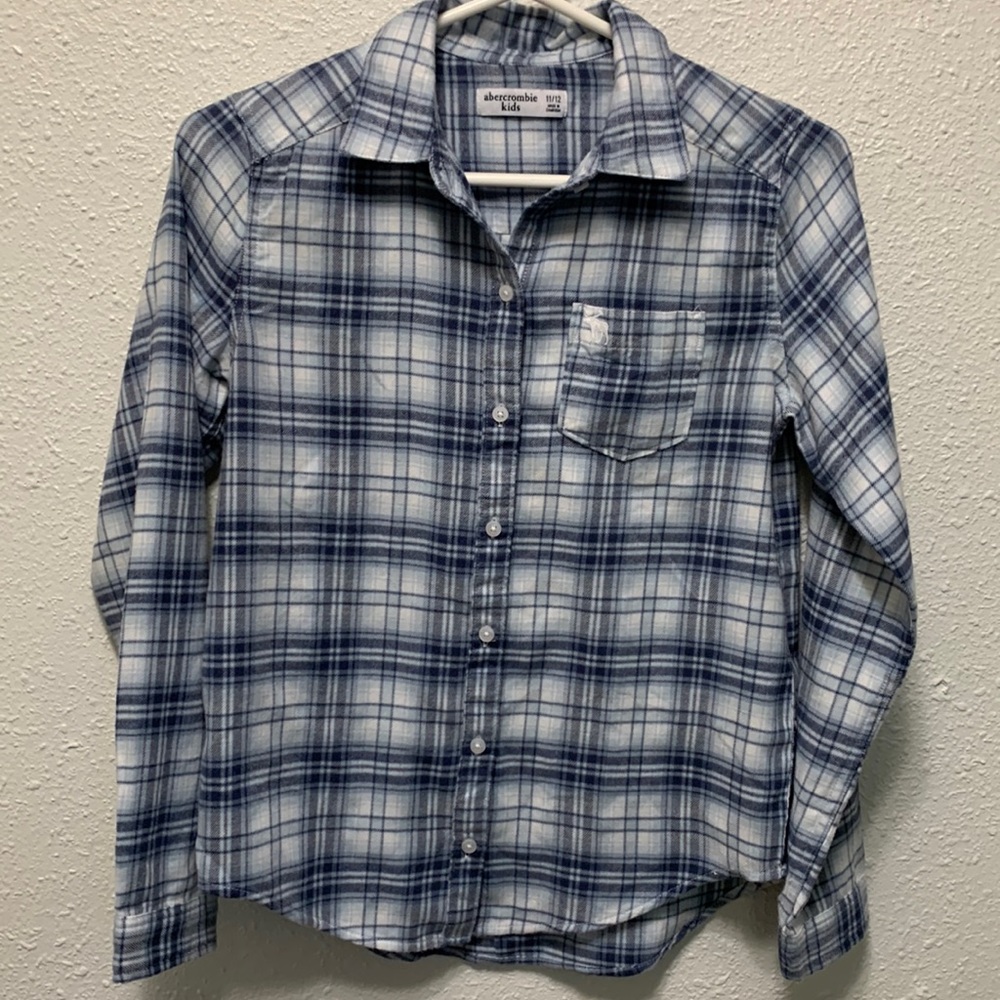 Abercrombie girls shirt.